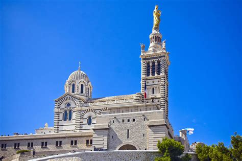 De Basilique Notre-Dame de la Garde: Een iconisch baken van hoop boven Marseille!