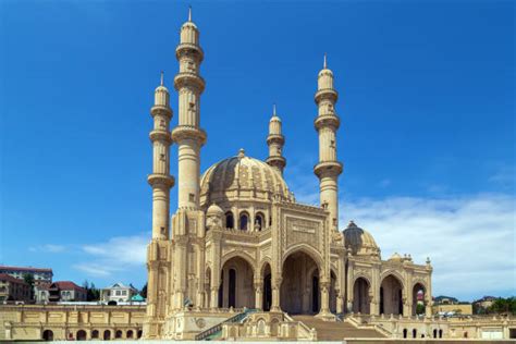  De Sehri Masjid: Een Monumentale Oase van Geestelijke Vrede en Architectonische Pracht!