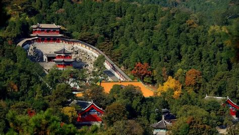  Het Xiangshan Park: Een Oase van Rust en Schilderachtige Schoonheid!